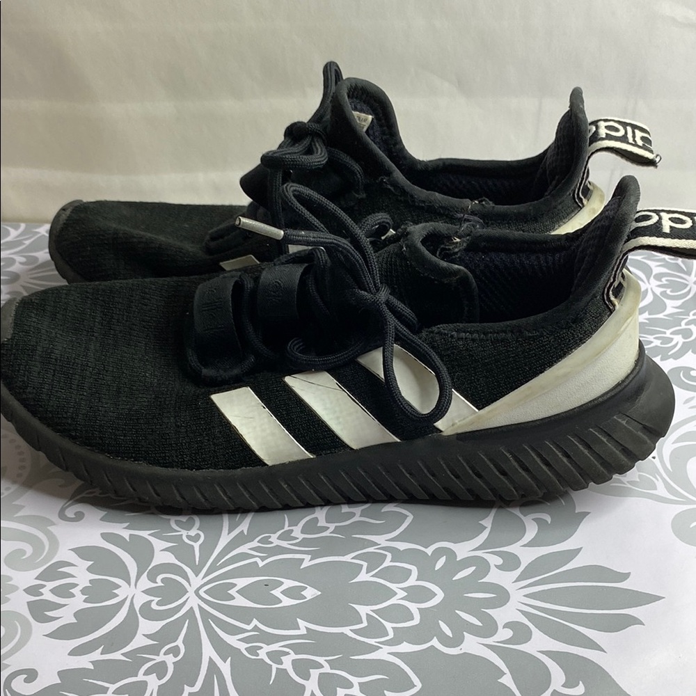 Adidas Men’s Black Sneakers Size 9
